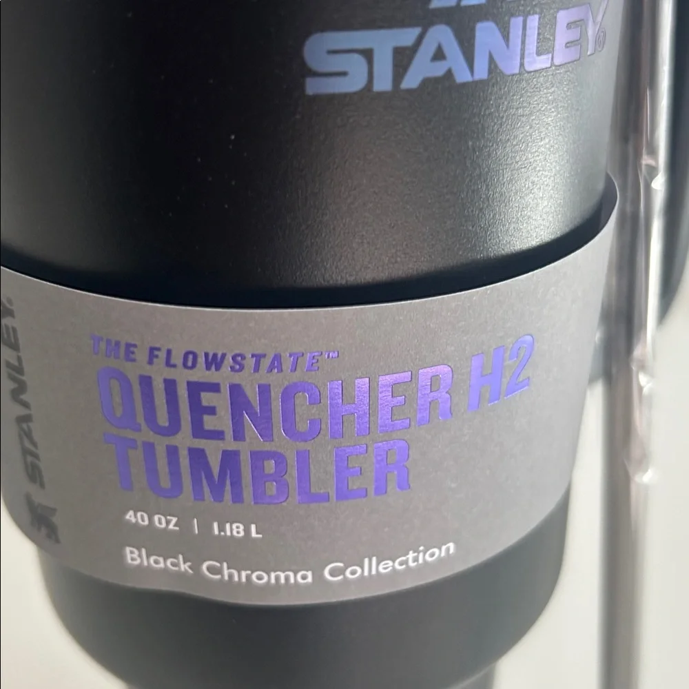 Stanley Quencher H2.0 Tumbler Black with Iridescent Lid - Picture 2 of 8